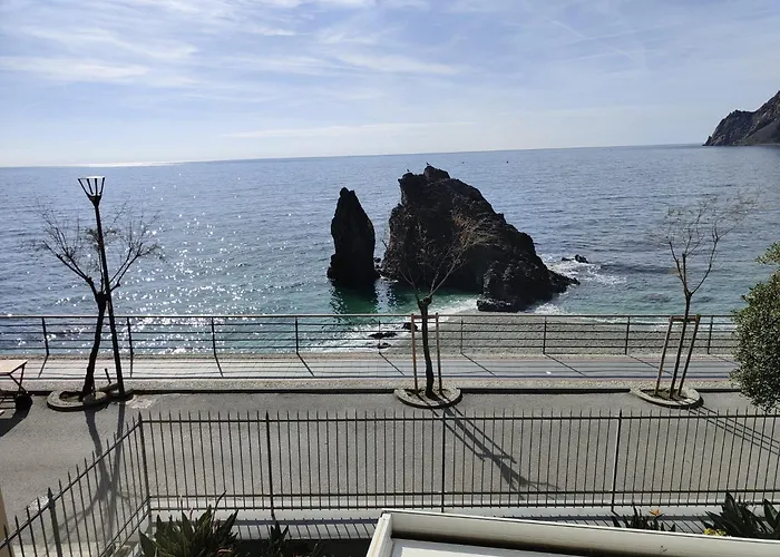 Sea View Viviana شقة